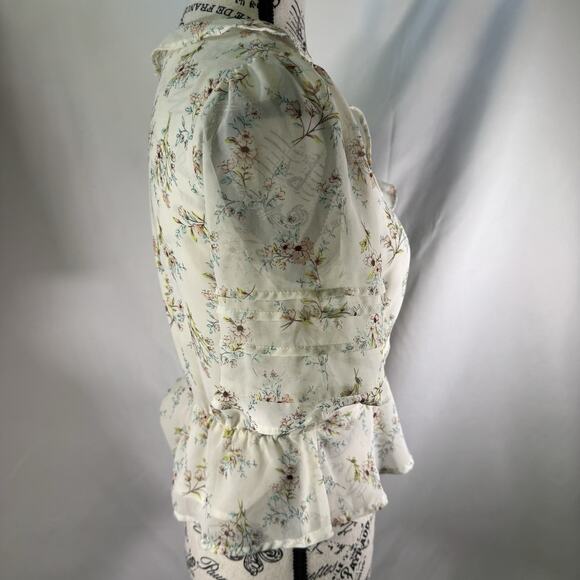 ASTR The Label Women's XS Ivory Blouse V Neck Short Sleeve Shirt - Picture 2 of 7